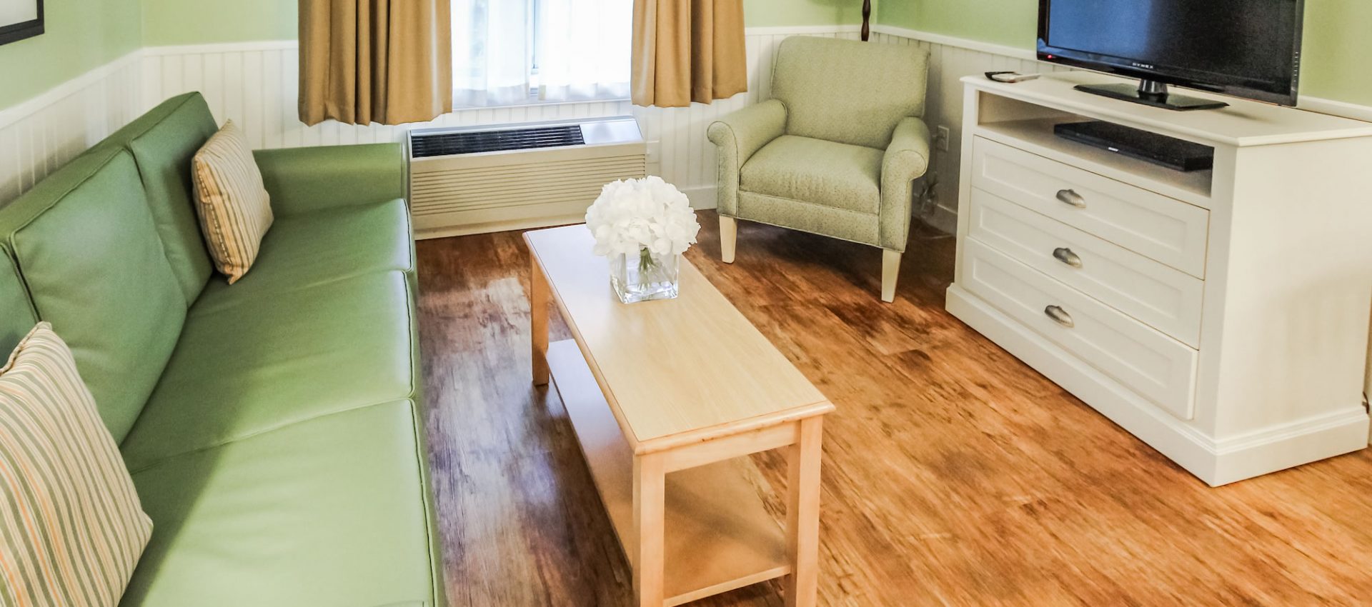 Photo of room sitting area